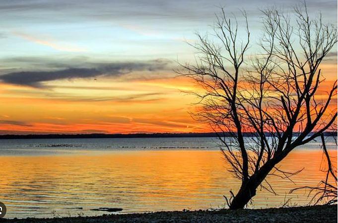 Sunset on the lake
